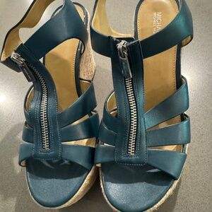 Michael kors damita size 9 wedge sandals